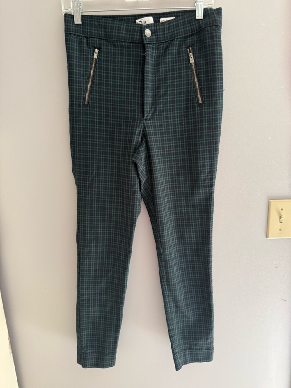 Hollister Womens Plaid Ultra High Rise Pants  Dark Green & Navy Zipper Pockets